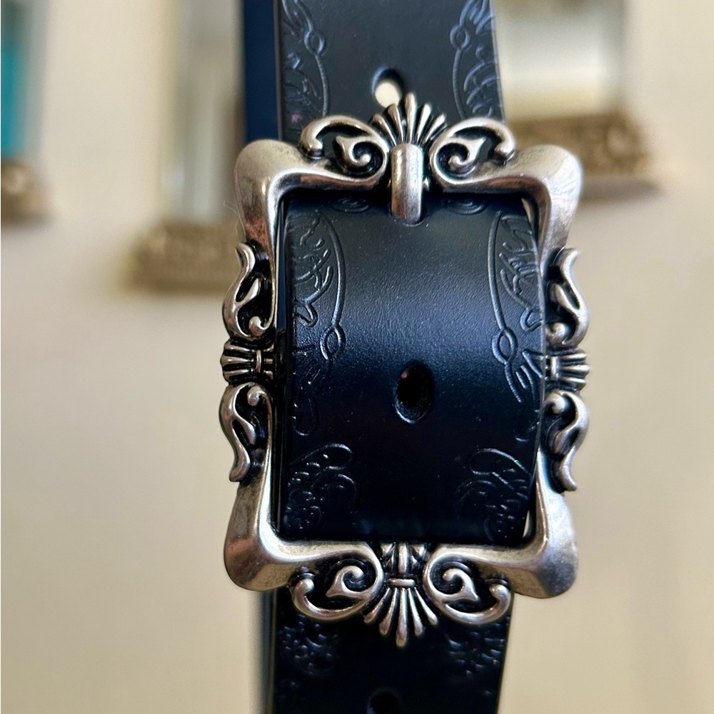 Black Leather Western Belt • Ornate Silver Buckle • Vintage Style
